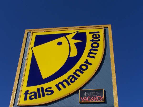 Falls Manor Resort Cataratas do Niágara Exterior foto